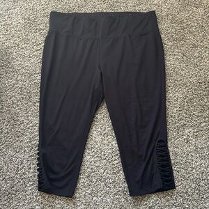 3/4 length black leggings from Lane Bryant. Size 22/24.